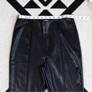 Abercrombie & Fitch Split Hem Vegan Leather Slim Flare Pant in Black Medium thumbnail 7