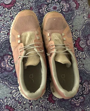 On cloud, pink and cream thumbnail 1
