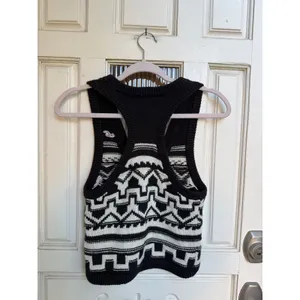 Hollister Black White Aztec Geometric Racerback Knit Sweater Vest Size XS thumbnail 2