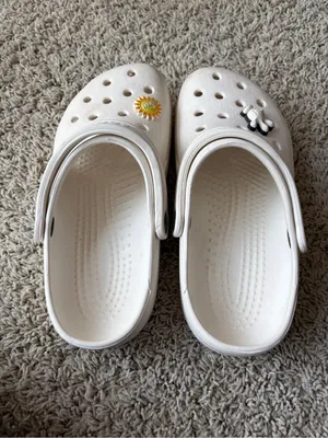 Classic White Crocs Women’s Size 5 Men’s Sz 7 Jibbitz Charms Included Disney G2 thumbnail 5