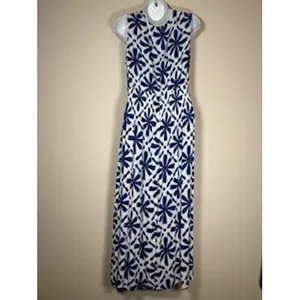 Blue and White Classic V-Neck Maxi Dress Size Medium Smocked Boho‎ Summer Resort thumbnail 5