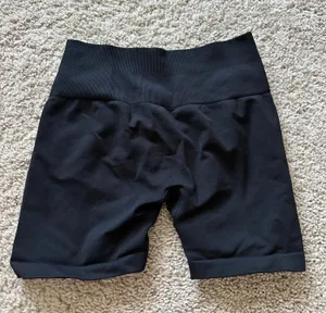 Amazon Aurola Biker Shorts thumbnail 1
