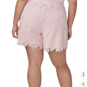 Torrid Blush Pink Floral Lace Scalloped Hem Shorts Size 1 Elastic Waist Tie thumbnail 2