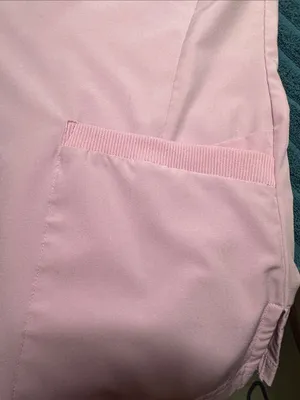 Ladies V-Neck Pink scrub top Sz L by Heal Wear excellent condition. thumbnail 2