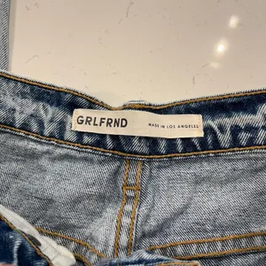 GRLFRND the Sara Super High Rise Slim Straight Jeans size 25 thumbnail 6