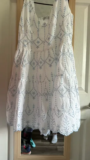 Dress thumbnail 1