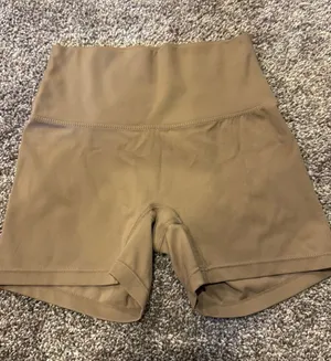 Lululemon Shorts thumbnail 1