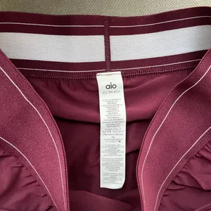 Alo Yoga Match Point Tennis Skirt Burgundy XS thumbnail 3