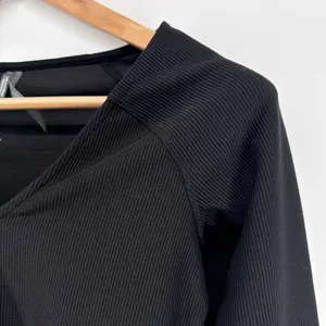 By Anthropologie Small Black Ribbed V-Neck Long Sleeve Bodysuit OB1622629‎ EUC thumbnail 2