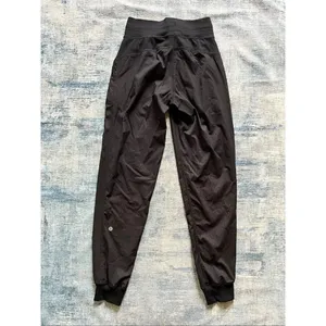 Lululemon Dance Studio Black Mid Rise Jogger Size 2 thumbnail 2