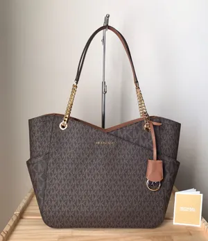 Michael Kors Purse thumbnail 1