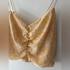 Abercrombie & Fitch Yellow and White Smocked Crop Adorable Top‎ thumbnail 2