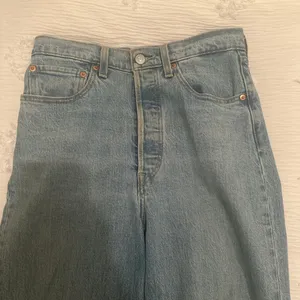Levi's Ribcage Straight Jeans thumbnail 3