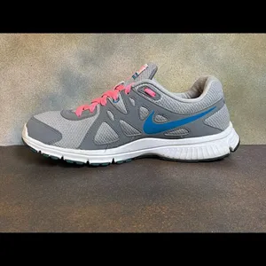 Nike Revolution 2 Women’s Running Shoes Size 9.5M thumbnail 8
