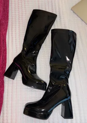 knee high boots Size 6 thumbnail 1