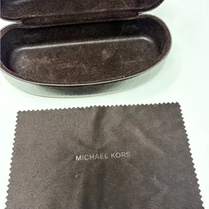 Michael Kors Brown Velvet Lined Sunglass Case and Lens Cloth Very Good Condition thumbnail 6
