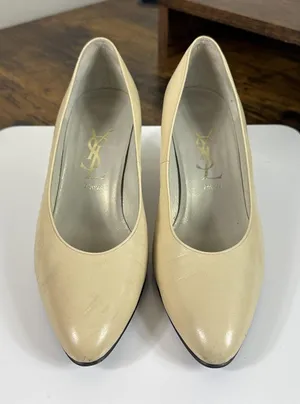 Yves Saint Laurent Pumps Womens 35 US 5 Beige Leather Kitten Heel Closed Toe thumbnail 1