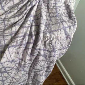 New York & Co Streetwear V-Neck‎ T-Shirt Light Purple thumbnail 5