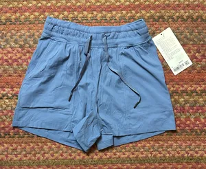 Nwt Oasis Blue Dance Studio High Rise Shorts Lululemon 3.5” thumbnail 1