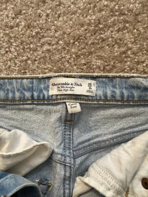 Abercrombie High-Rise Jeans thumbnail 3