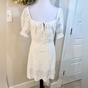 7 For All Mankind White Eyelet Puff Sleeve Babydoll Dress Size M💛 thumbnail 3