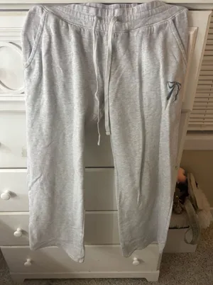 Hollister Wide-Leg Grey Sweatpants thumbnail 1