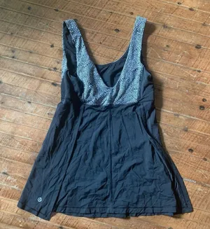 Lululemon Wrapper’s Delight black and white Athleisure top thumbnail 1
