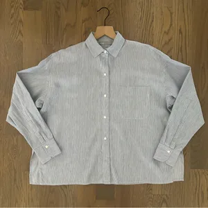 Vince Linen Blend Split Back Boxy Pinstripe Button Down Shirt Blue and White M thumbnail 6