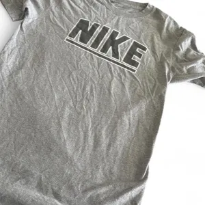 Nike Gray Regular Fit Graphic Logo T-Shirt Men's Small thumbnail 1