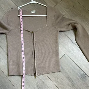 Abercrombie & Fitch Taupe Zip-Up Notch-Neck Slim Green Top Women's Medium thumbnail 6