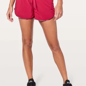 Lululemon Choose A Side Short‎ 3" - Reversible - Size 4. thumbnail 7