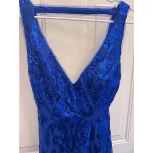 Ryanth Royal Blue Sequin‎ Open Back Maxi Dress V-Neck Slit Size 6 NWT thumbnail 2
