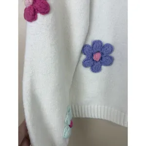 Francesca’s Sweater Size XS White Floral Crochet Flower Knit Pullover Crew Neck thumbnail 15