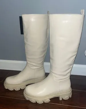 Forever 21 Boots thumbnail 1