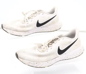 Nike Revolution 5 Running Shoes White Black DJ6009-100 Size 9 thumbnail 1