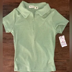 Green 1/4 zip shirt with collar. NWT thumbnail 1