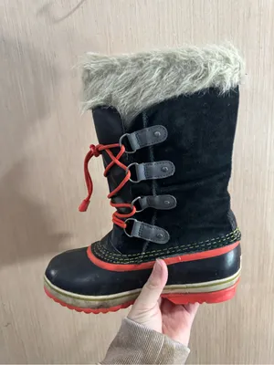 Women’s Sorel Black and Salmon Pink Snow Boots with Faux Fur Trim Size 6 thumbnail 3