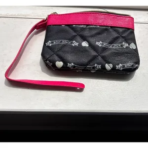Betsey Johnson Quilted Heart Wristlet Wallet – Black & Pink Y2K Era‎ thumbnail 2