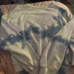American Eagle Blue and white tie-dye crewneck sweatshirt #tiedye #colorful thumbnail 3