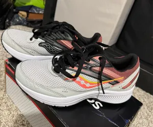 Saucony Running Shoes Women’s 6 thumbnail 3