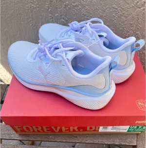 Puma Sneakers Women’s US 7.5 thumbnail 1