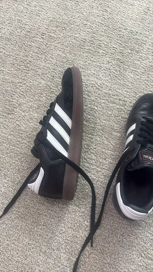 Adidas Women’s Shoes Black samba thumbnail 3