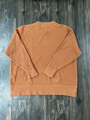 sweater thumbnail 2