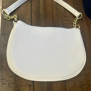 Juicy Couture White Shoulder Bag with Gold Accents thumbnail 2