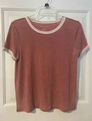 American Eagle Pink T-shirt thumbnail 1