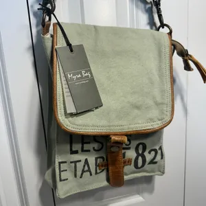 NWT‎ Myra Bag 821 Sage Green Canvas Leather Trim Crossbody Messenger Bag Boho thumbnail 3