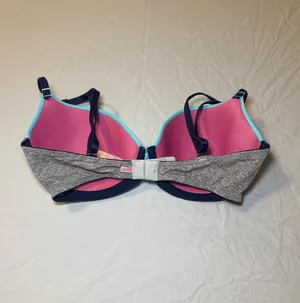 Victoria's Secret Wear Everywhere Lightly Lined Bra 32D thumbnail 2