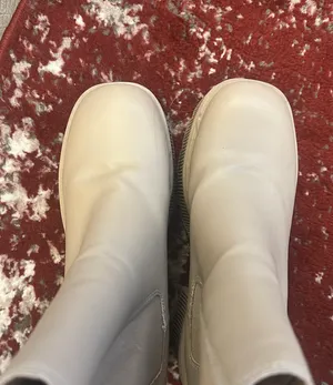 Miss Lola Platform Boots thumbnail 2