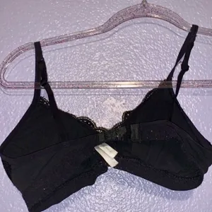 Nine West black woman’s small lace wireless bra thumbnail 4