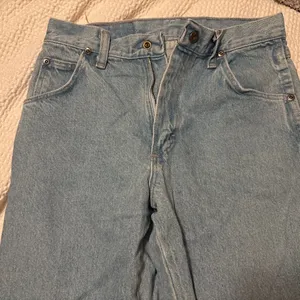 Wrangler Straight Leg Jean thumbnail 3